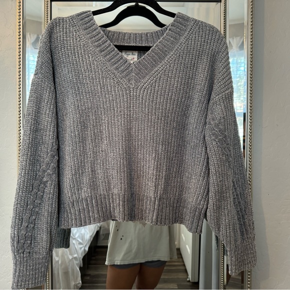 Women’s sweater, size M. Worn once. - Picture 1 of 3